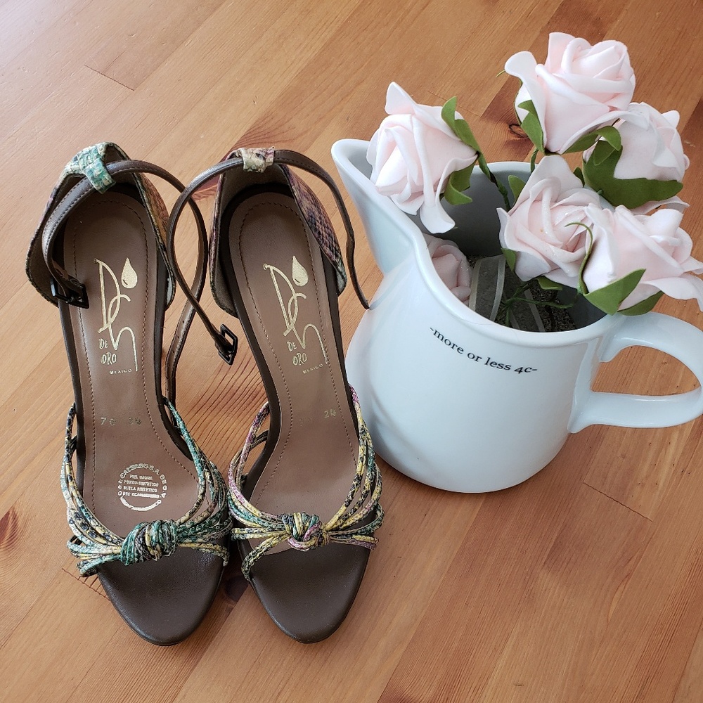 David Gota de oro high heels